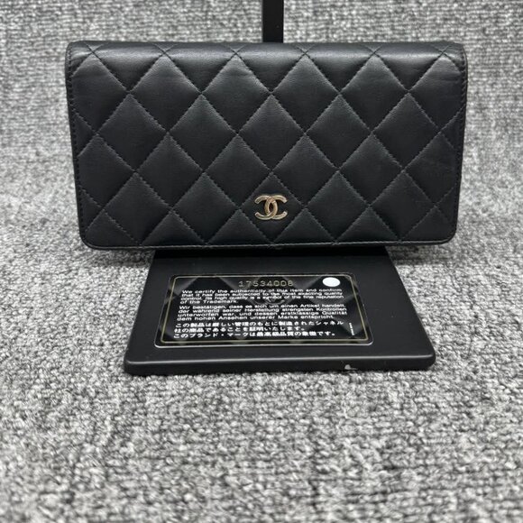 CHANEL Leather Wallet 625-081625 - Picture 1 of 12